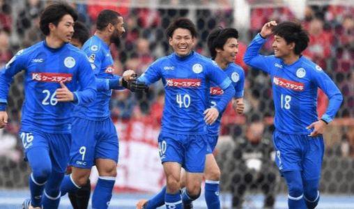 包含日本球队凭借优势，成功晋级亚洲足球杯的词条