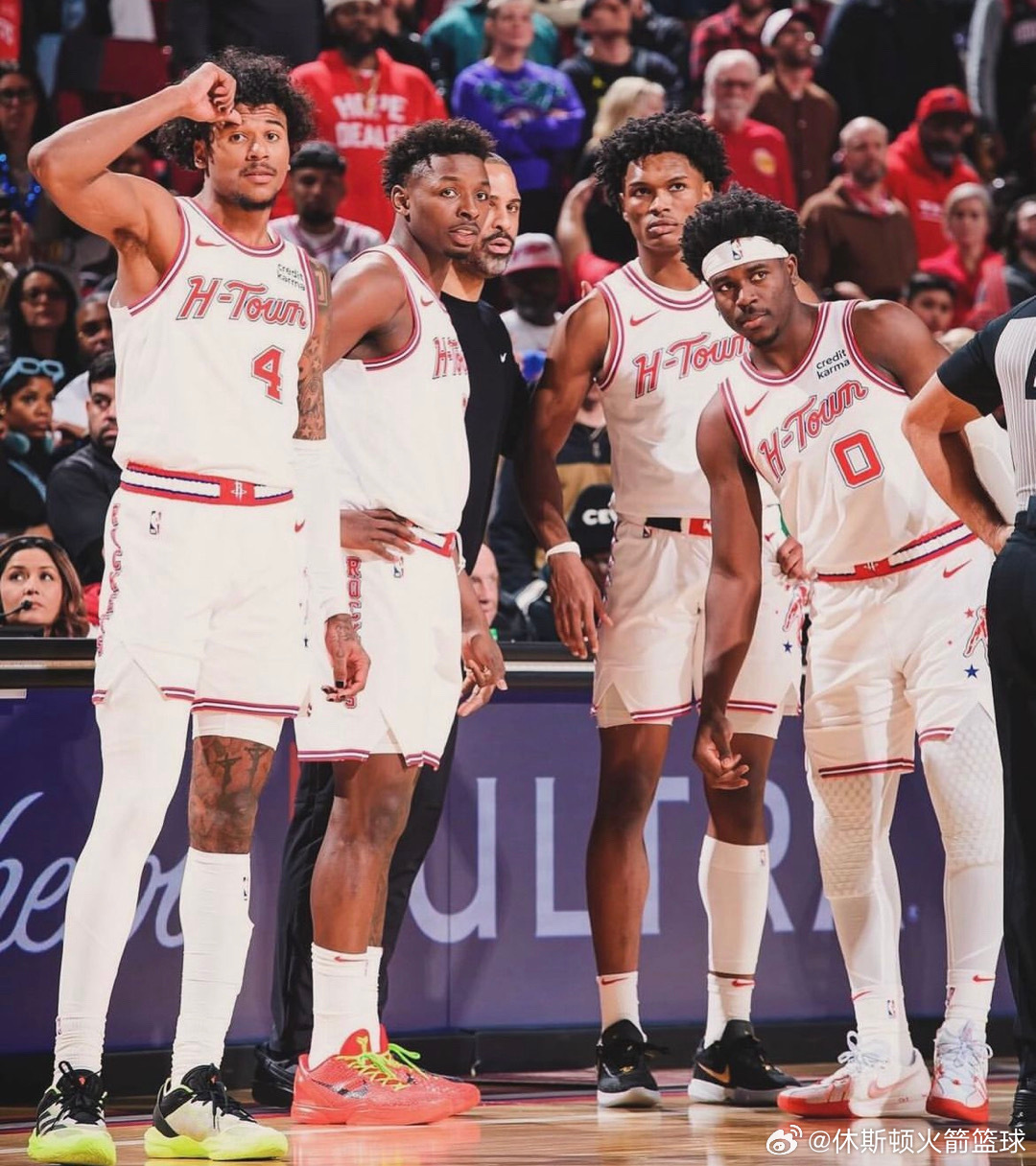 爵士队球员互相支持信心大增的简单介绍 爵士队球员互相支持信心大增的简单介绍